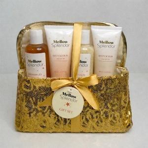 Set cadou spa pentru femei Mellow Splendor cu gel de dus, body lotion, sare de baie, body scrub si borseta cosmetica - Img 5
