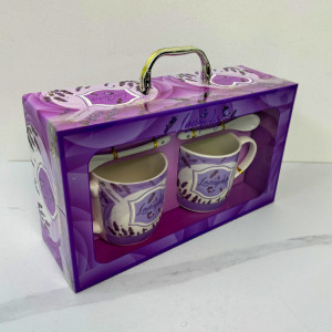 Set elegant ceramic, Love, cu doua cani imprimate, 300ml, doua lingurite ceramice si farfurii asortate, in cutie eleganta, Mov - Img 3