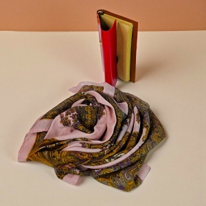 Set jurnal vintage rosu cu esarfa eleganta - Img 3