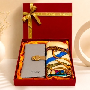 Set premium dama Grace Edition, cu portofel din piele eco gri si esarfa satinata, in cutie eleganta - Img 5