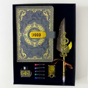 Set Regal Secret, cu agenda/jurnal inchidere cifru, stilou cu pana si suport, calimara si rezerve cerneala, Gri inchis