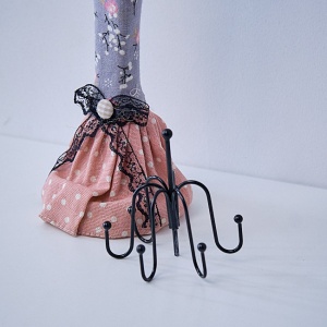 Suport in forma de papusa pentru accesorii, Gri/Crem, 31 cm
