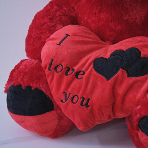 Ursulet de plus Big Heart, cu inima in nuante de negru si rosu, înălțime 63 cm, Rosu/Negru