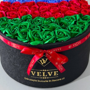 Aranjament floral Country, in cutie rotunda cu 55 trandafiri din sapun, Azerbaidjan - Img 2