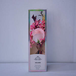 Aranjament floral de primavara, cu flori uscate si trandafir de sapun, roz