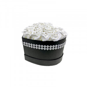 Aranjament floral Favourite Heart cutie inima cu 15 trandafiri sapun si cristale - Img 3