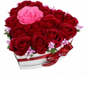 Aranjament floral in forma de inima Velvet Heart cu 15 trandafiri de sapun si accent cu sclipici, Rosu - Roz