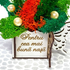 Aranjament floral Whiff, in cutie de lemn, cu personalizare serigrafica