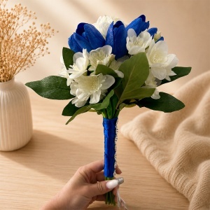 Buchet de mireasa premium, cu lalele din spuma, bujori regali si accesorii din fir si perle, 32 cm - Img 6