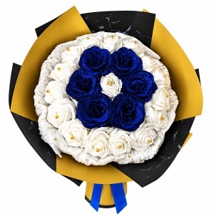 Buchet floral Glitter cu 21 trandafiri, decorati cu sclipici, alb si albastru, inaltime 50 cm
