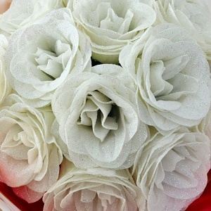 Buchet floral premium Glitter Roses cu 19 trandafiri albi decorativi, 40 cm - Img 5