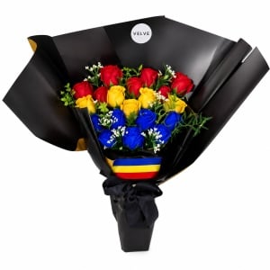 Buchet floral Tricolor cu trandafiri de săpun și plante artizanale