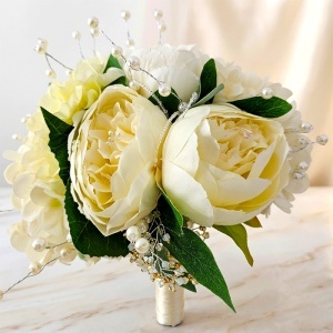 Buchet mireasa elegant Ivory Bloom cu bujori si hortensii artificiale, alb ivoire cu perle - Img 3