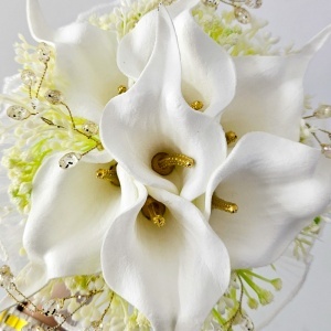 Buchet mireasa White Elegance cu cale albe si cristale decorative, 30x20 cm - Img 6