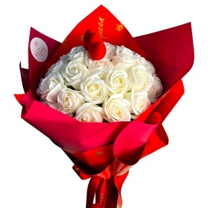 Buchet Royal Love cu 31 trandafiri de sapun si ornament inima, Alb - Img 5