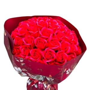 Buchet Royal Red cu 55 trandafiri de sapun - Img 1