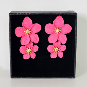 Cercei lungi Sublime Petunia, cu design floral, realistic, in cutie eleganta, Roz - Img 4