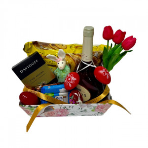 Cos Easter, decoratiune iepure, 4 oua decorative, 3 lalele artizanale, cozonac Boromir 450gr, cafea Davidoff 250gr, ciocolata Ritter 200gr, vin Mateus 750ml, in cos cadou