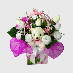 Cosulet aniversar Floral Collection, cu ursulet de plus, plante verzi, hortensii, lalele, trandafiri si lacramioare artizanale