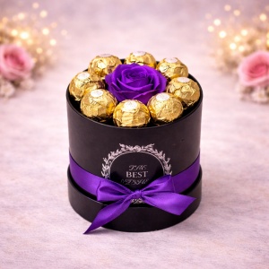 Cutie cadou pentru femei neagra, Sweet Flower, cu trandafir de sapun si 7 praline Ferrero Rocher - Img 4
