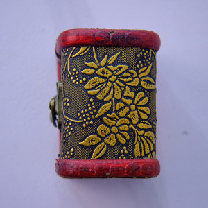 Cutie pentru accesorii, in forma de cufar din lemn 8 x 6 x 6