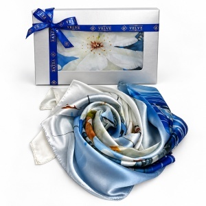 Esarfa premium dama cu motive din natura si flori albe, 70 x 70 cm, Albastru - Img 4