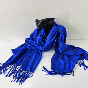 Esarfa tip sal Belladona, din material subtire, cu franjuri si emblema, Albastru, 180x65 cm