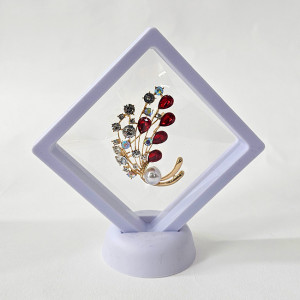 Martisor brosa Pearl Bouquet, cu cristale si perle artizanale, in suport elegant, Rosu 2