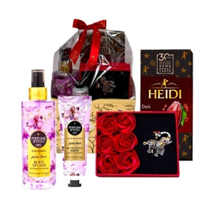 Pachet cadou Blossom rosu, cutie florala cu trandafiri de sapun, ciocolata Heidi si set ingrijire