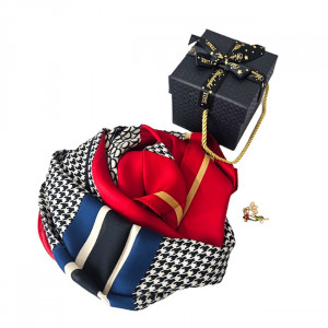 Pachet cadou femei Trinket, brosa si esarfa in cutie eleganta cu snur 3