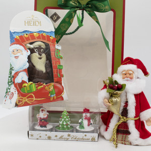 Pachet cadou Merry Christmas, Figurina Mos Craciun, set trei lumanari decorative si Heidi ciocolata Mos Craciun - Img 3