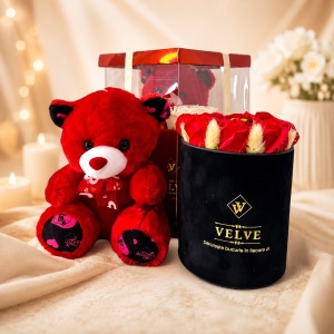 Pachet Drop of Love cu aranjament floral din 9 trandafiri rosii de sapun si ursulet rosu de plus, in cutie cadou