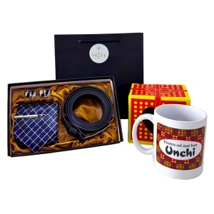 Pachet Elegance Gift Unchi, set cravata, ac, butoni, curea si cana "Pentru cel mai bun unchi", in punga Velve
