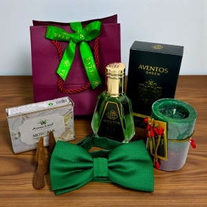 Pachet Elegant Christmas, pentru barbati, cu parfum, lumanare festiva, conuri parfumate, papion elegant si punga cadou, Verde - Img 4