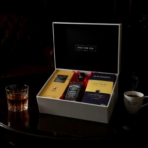 Pachet Goldishold pentru barbati, cafea Davidoff Fine 250gr, Whiskey Jack Daniel's 200ml, parfum arabesc Maison Alhambra Exclusif Oud, Unisex 100ml - Img 5