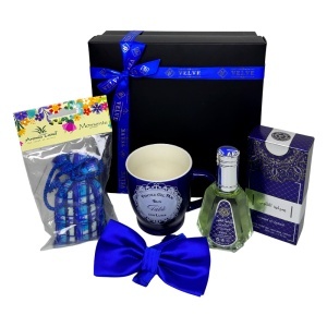 Pachet Pure Love "Pentru cel mai bun tata", parfum, cana personalizata, papion si odorizant auto, in cutie cadou