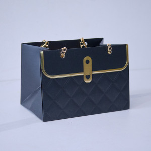 Punga pentru cadouri, neagra, 15 x 10 x 10.5 cm
