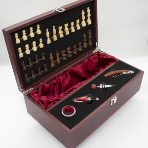 Set cadou King, cutie din lemn cu piese pentru sah, 4 accesorii de Vin si loc pentru sticla de vin, 36 x 21 cm - Img 2