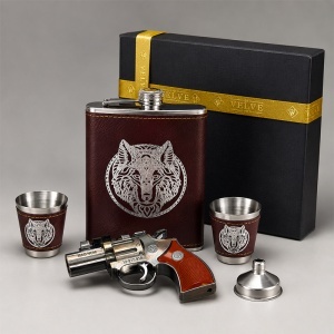 Set cadou pentru barbati Lup, cu plosca, 2 pahare, palnie si bricheta cu laser, in cutie eleganta - Img 3