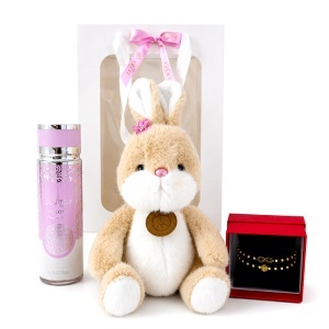 Set dama Bunny Box cu iepuras de plus, spray de corp arabesc VV LOVE si set de bratari in cutie rosie