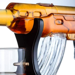 Set cadou Decantor Mitraliera si 4 pahare cu glont