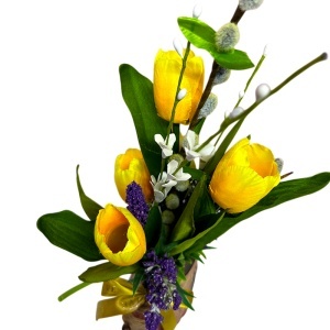 Set elegant Golden Tulips cu aranjament floral in vaza, vin rose si praline Heidi - Img 7