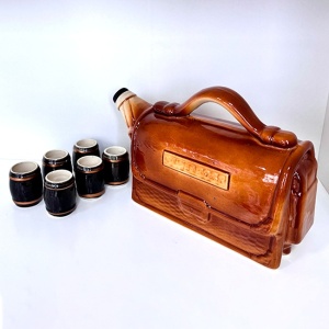 Set ornamental, practic, din ceramica, cu sticla tip Servieta 1.5 L si 6 pahare 100ml, Maro