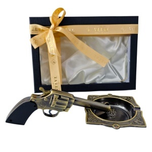 Set pentru barbati Outlaw Kit, cutie cu scrumiera si bricheta din metal model Revolver, Vintage bronz - Img 3
