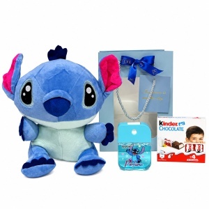 Set pentru copii Stitch Sweet Blue cu plus albastru 24 cm, parfum 35 ml si Kinder Chocolate, in punga cadou albastra