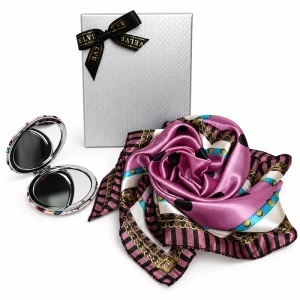 Set pentru femei Satin Glow cu esarfa satinata 50x50 cm si oglinda compacta, in cutie eleganta, roz-lila multicolor