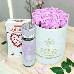 Set premium cu trandafiri de sapun lila, spray pentru corp V.V. Love si Raffaello - Img 6