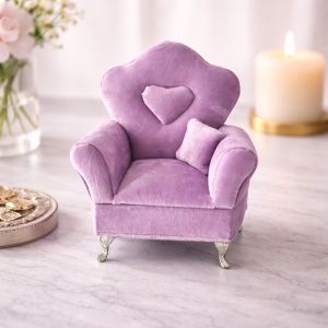 Suport bijuterii elegant in forma de fotoliu lila, 20x16cm