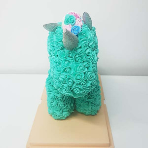 Unicorn Floral turcoaz din Trandafiri de spuma 40 cm, ambalat in cutie, cu LED de lumini