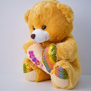 Ursulet de plus Twinkle, cu inimioara, inaltime 37 cm, Maro Deschis